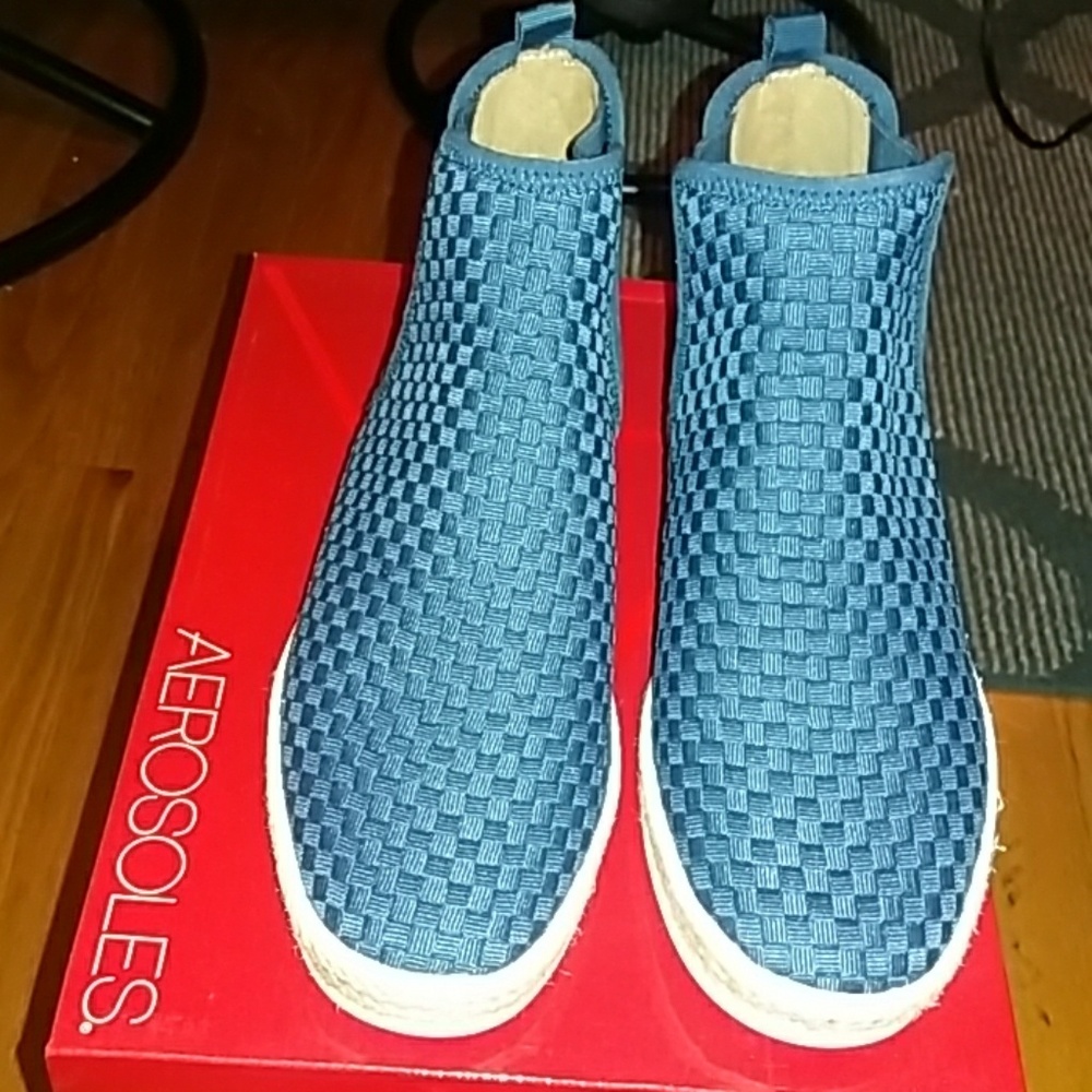 Aerosoles Blue Fun Fair Sneaker, NWB